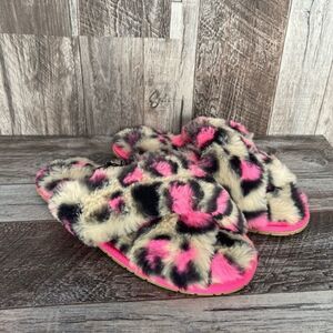 Women’s Fuzzy Cheetah Sandals